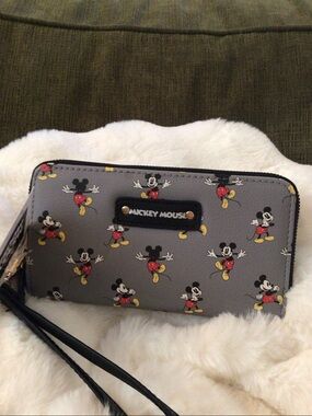 Disney Mickey Mouse Wristlet